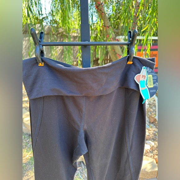 Half Moon Fold Flared Leggings - NWT Large Like LULELEMON NULU FLARED - Picture 5 of 8